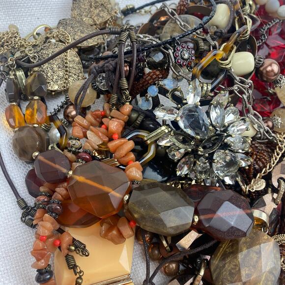3 lbs Craft Repurpose Jewelry Brown Gold Red Vintage to Now Rhinestone Necklaces - Picture 3 of 10